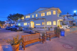 Things to Consider Before Renting a Vacation Home in Newport Beach, You’ve Got It Maid
